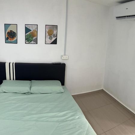 Sungai Endau Bilik Homestay クアラ・ロンピン エクステリア 写真